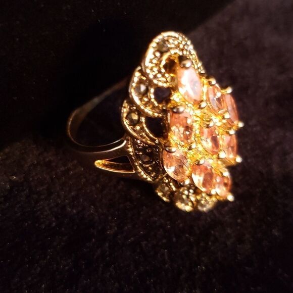 Vintage Gold and Orange Gemstone Ring - Picture 6 of 11